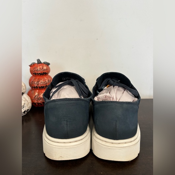 💙💙Dr. Martens Dark Blue Sneakers with White Soles💙💙 - Picture 15 of 17